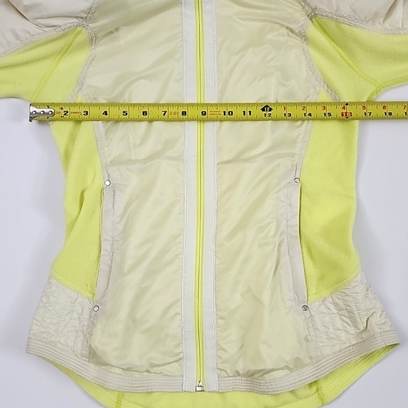 Lululemon Run Bundle Up Down Jacket Hooded Clarity Yellow Polar Cream Size 6 - Picture 15 of 16
